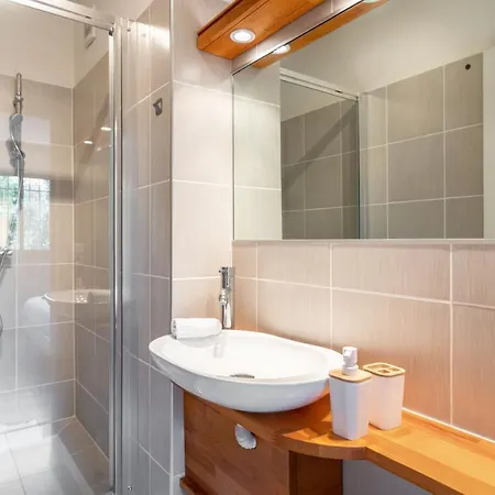 Hello Cote D'azur - 2 Bedroom With Balcony Close To The Sea 公寓 *
