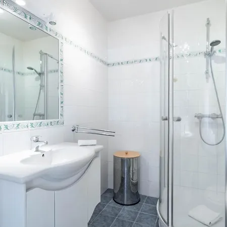 Hello Cote D'azur - 2 Bedroom With Balcony Close To The Sea 昂蒂布