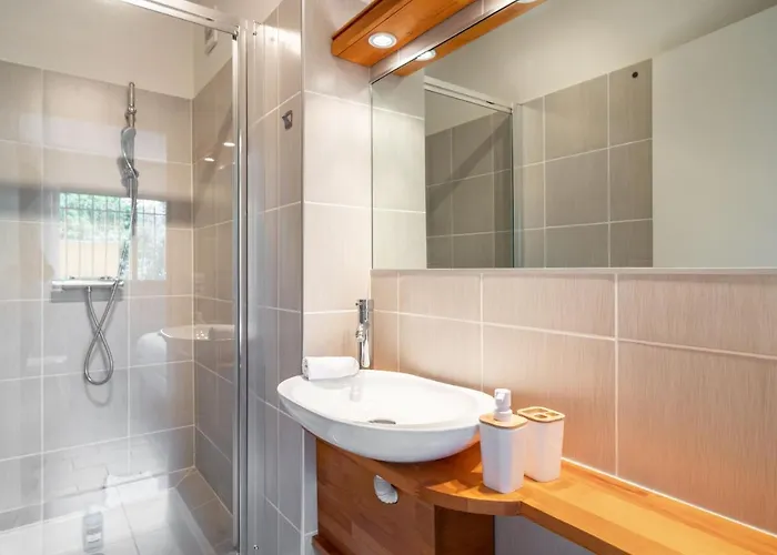 Hello Cote D'azur - 2 Bedroom With Balcony Close To The Sea Διαμέρισμα *