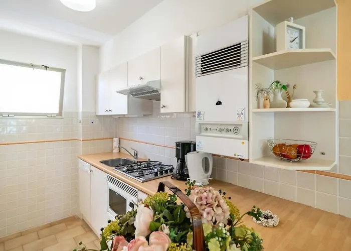 Hello Cote D'azur - 2 Bedroom With Balcony Close To The Sea Апартаменты Антиб