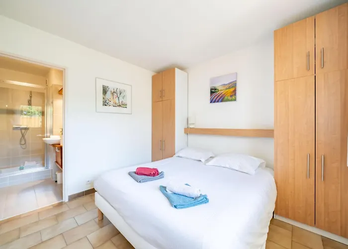 Hello Cote D'azur - 2 Bedroom With Balcony Close To The Sea Αντίμπ