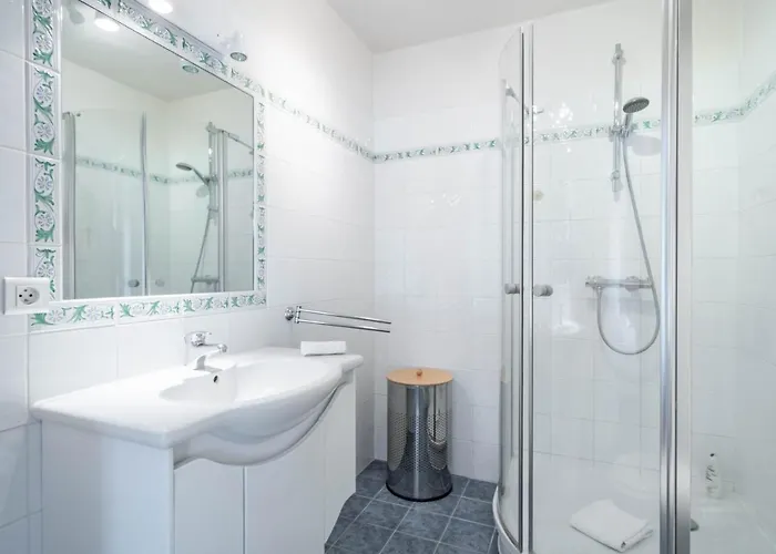 Hello Cote D'azur - 2 Bedroom With Balcony Close To The Sea Αντίμπ