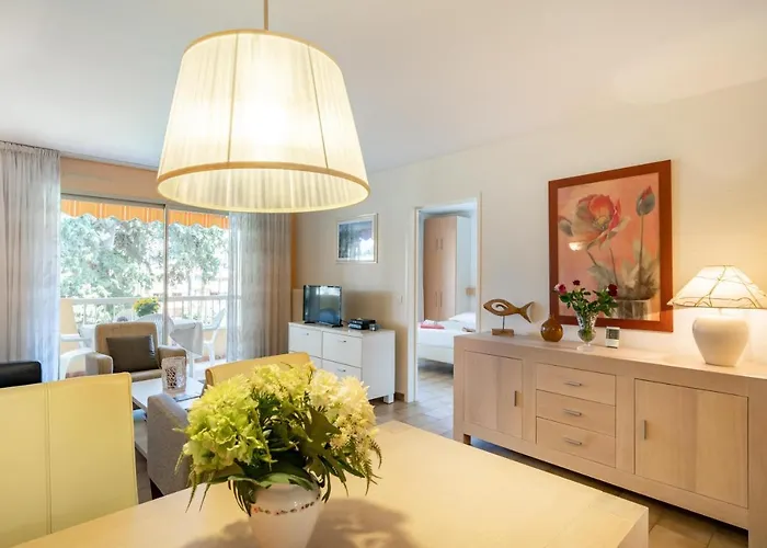 Hello Cote D'azur - 2 Bedroom With Balcony Close To The Sea Διαμέρισμα Αντίμπ